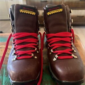Dunham Men's Dark Brown Boots with Red Laces